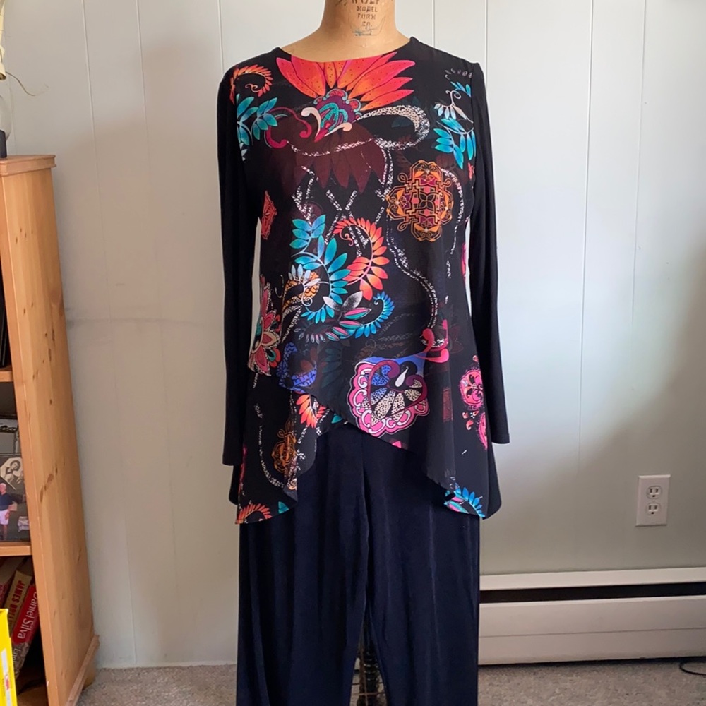 Chico’s pants suit size 2 top and size 1R pants